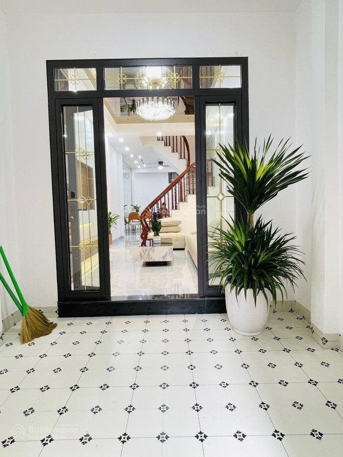 Hiếm!!! chính chủ bán nhà phố lĩnh nam, dt 35m, 5 tầng sát đường ô tô giá chỉ 6tỷ5
