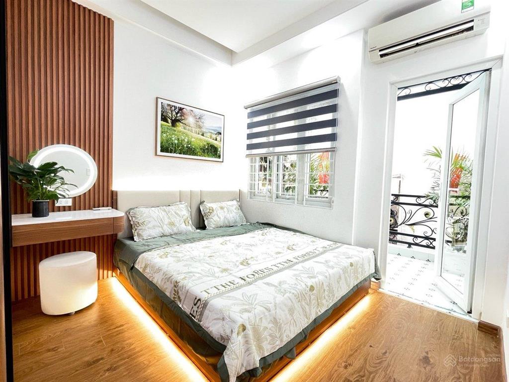 Hiếm!!! chính chủ bán nhà phố lĩnh nam, dt 35m, 5 tầng sát đường ô tô giá chỉ 6tỷ5