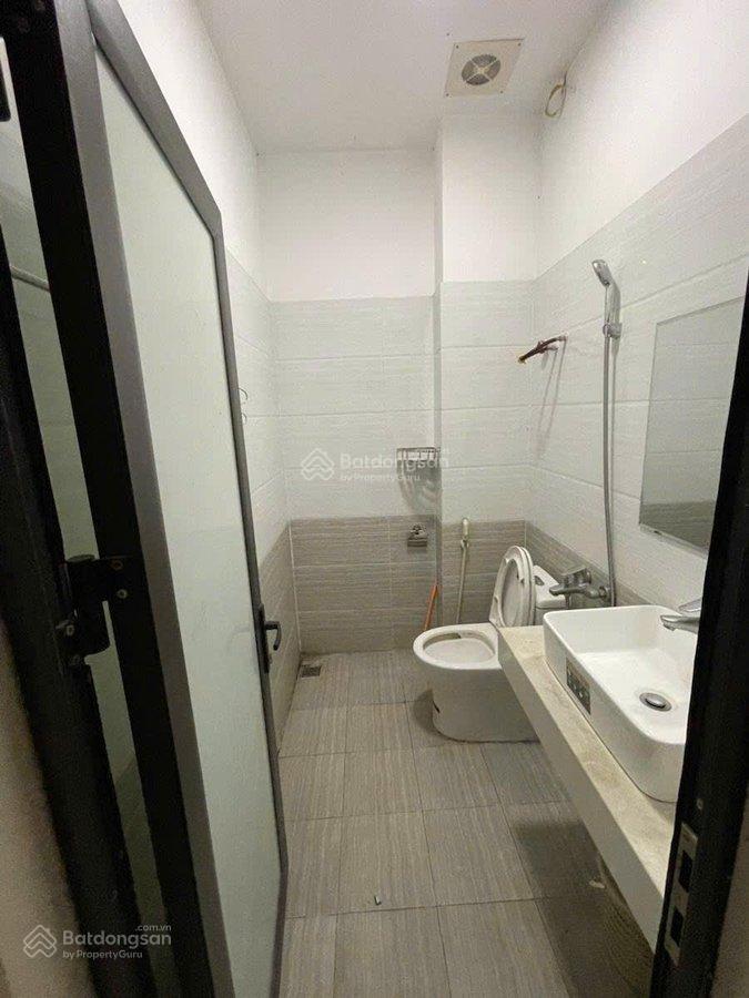 Hiếm!!! chính chủ bán nhà phố lĩnh nam, dt 35m, 5 tầng sát đường ô tô giá chỉ 6tỷ5