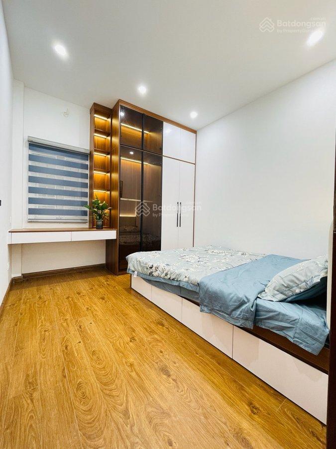 Hiếm!!! chính chủ bán nhà phố lĩnh nam, dt 35m, 5 tầng sát đường ô tô giá chỉ 6tỷ5