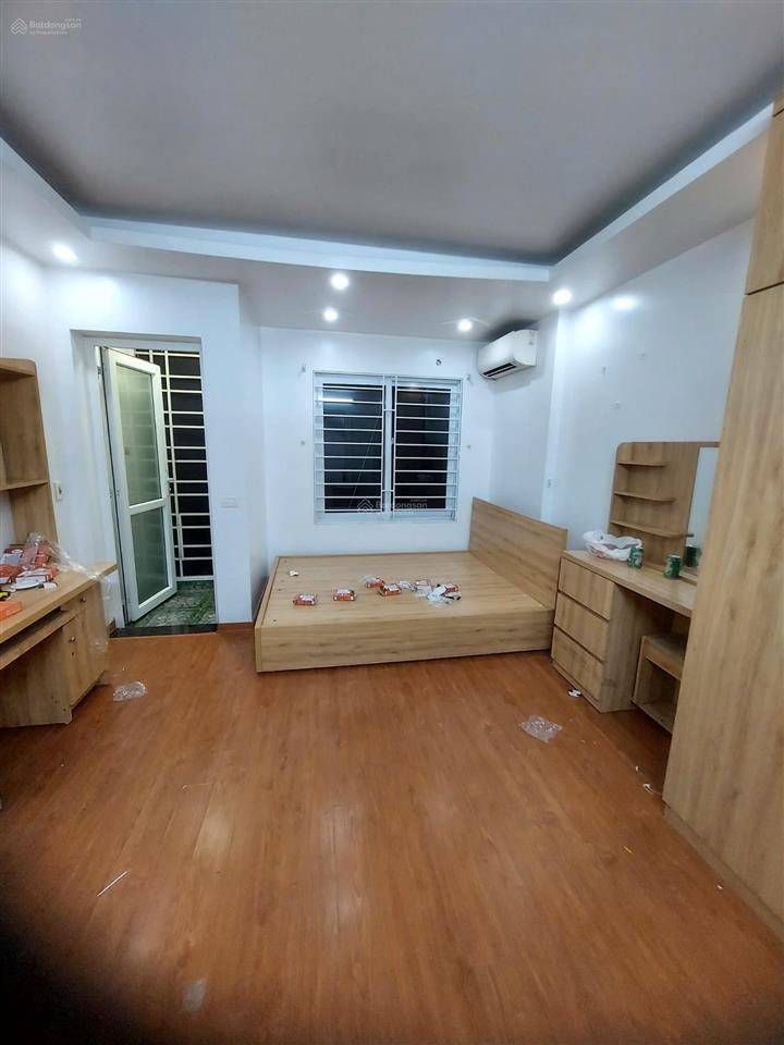 Hót! chính chủ bán nhà phố văn miếu 30m 5 tầng cách ô tô 10m giá chỉ 5 tỷ!