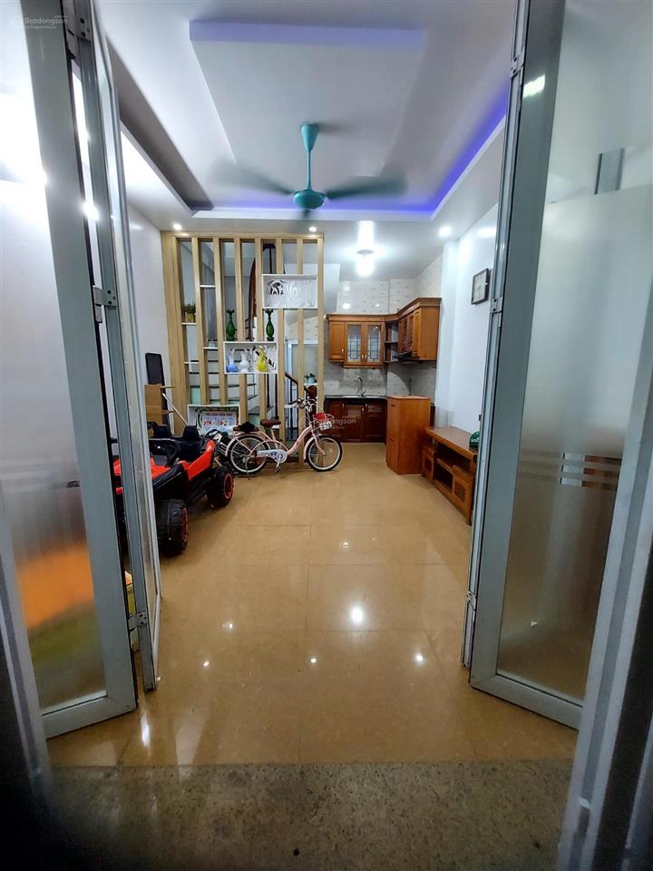 Hót! chính chủ bán nhà phố văn miếu 30m 5 tầng cách ô tô 10m giá chỉ 5 tỷ!