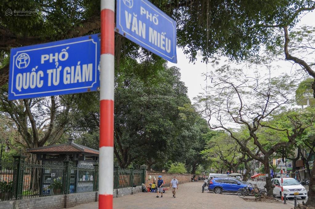 Hót! chính chủ bán nhà phố văn miếu 30m 5 tầng cách ô tô 10m giá chỉ 5 tỷ!