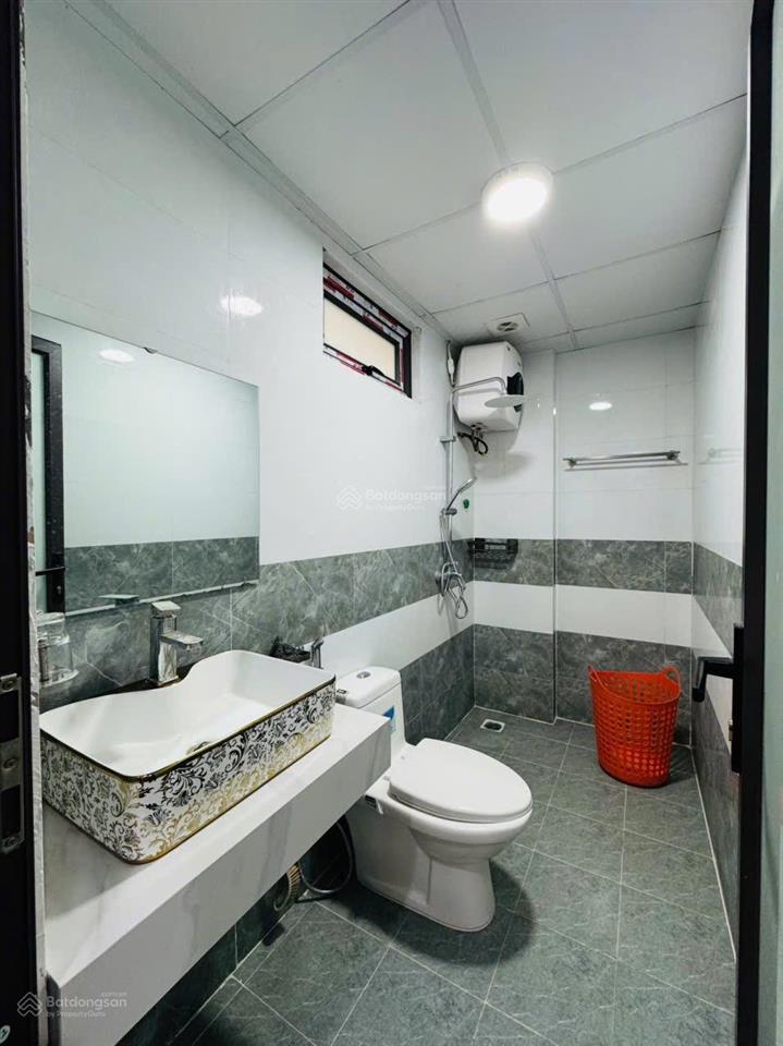 Hót! chính chủ bán nhà phố nguyễn trãi 36m2 x 5 tầng cách ô tô 12m giá chỉ 6,4 tỷ