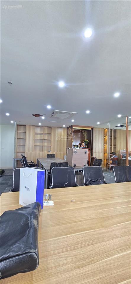 Hót! chính chủ bán tòa nhà văn phòng phố lê văn lương lô góc siêu đẹp 120m giá 76tỷ.