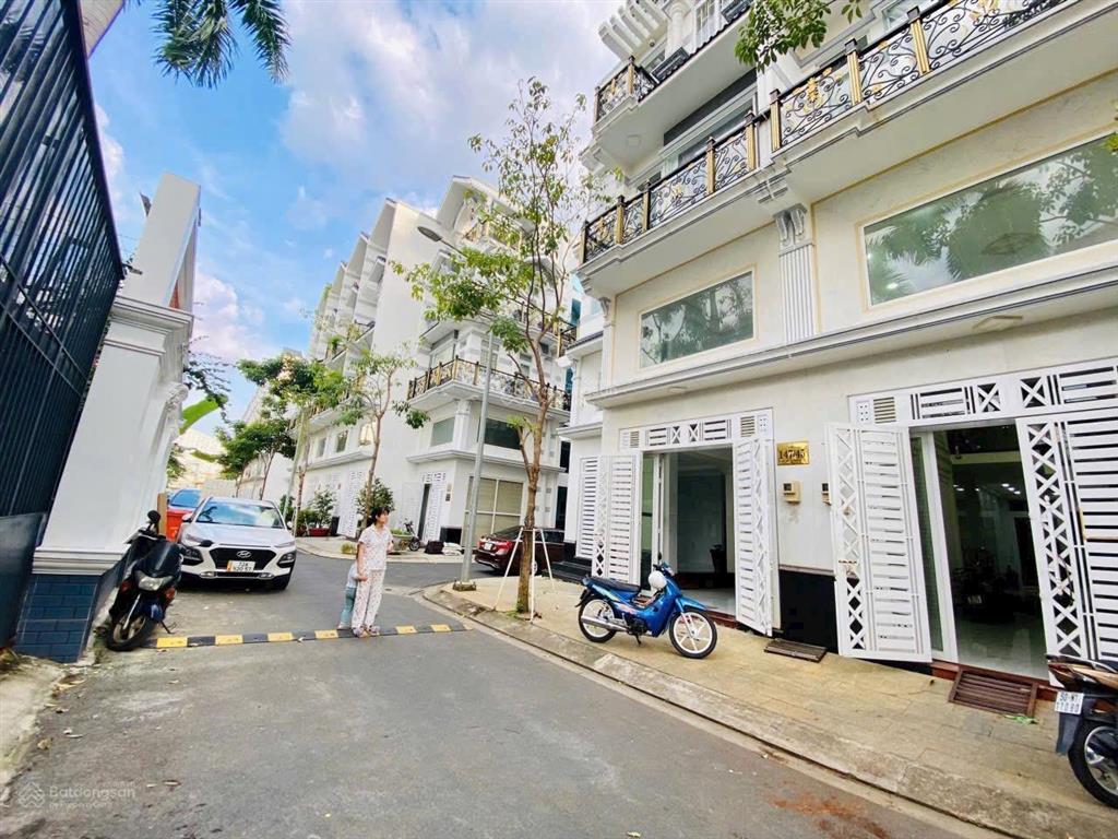 Siêu phẩm nhà phố khu compoud riêng biệt