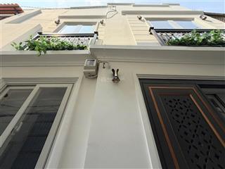 Ngay sau lưng căn mặt tiền cô giang, phường 2, phú nhuận  nhà đẹp 2 tầng  full nội thất giá 5,8t