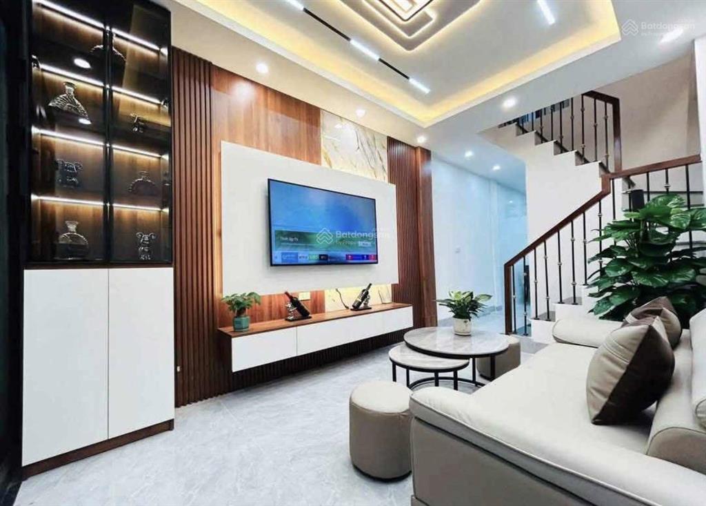 Chủ ngộp bank cần bán gấp nhà phố lê lợi, hà đông, 30m2, 5 tầng, gần chợ hà đông, 7 tỷ