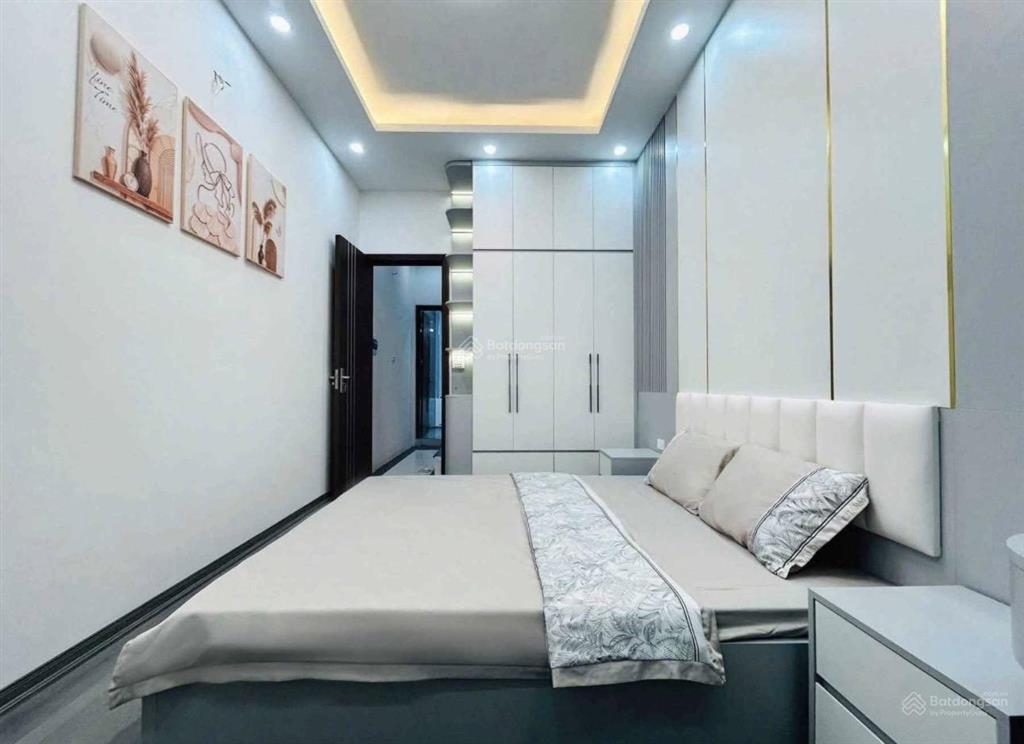 Chủ ngộp bank cần bán gấp nhà phố lê lợi, hà đông, 30m2, 5 tầng, gần chợ hà đông, 7 tỷ