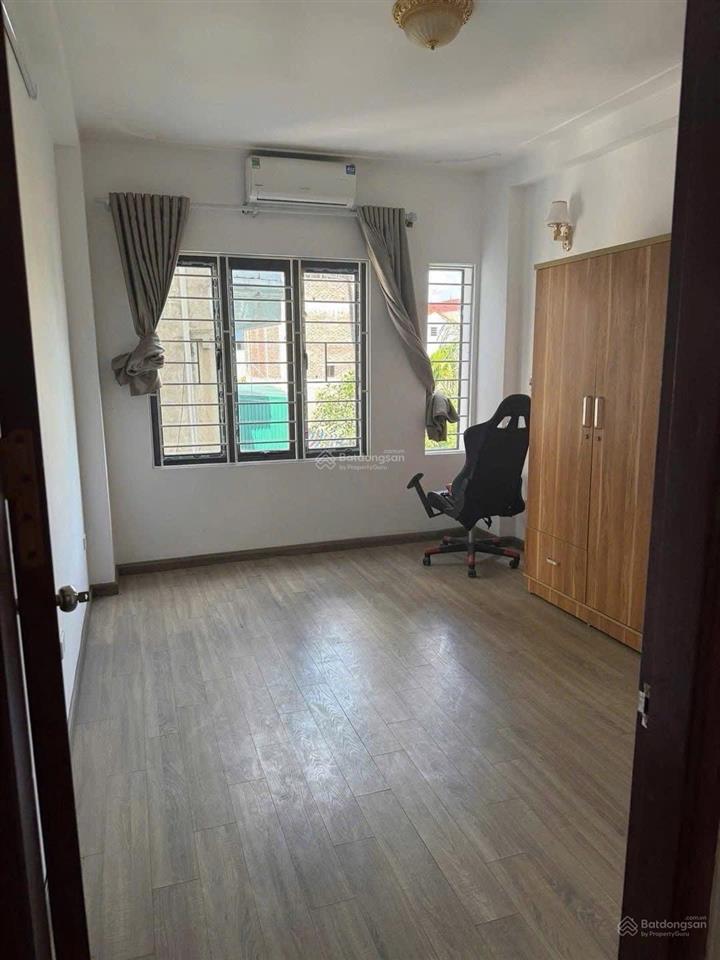 Nhà mới 4 tầng 3 phòng ngủ đang cho thuê 9tr/tháng đường quang trung, hà đông giá nhỉnh 5 tỷ