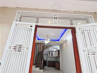 Ngộp bank bán gấp nhà quang lãm 30m 4 tầng hơn 2 tỷ gần đại học đại nam sổ đỏ vuông đẹp