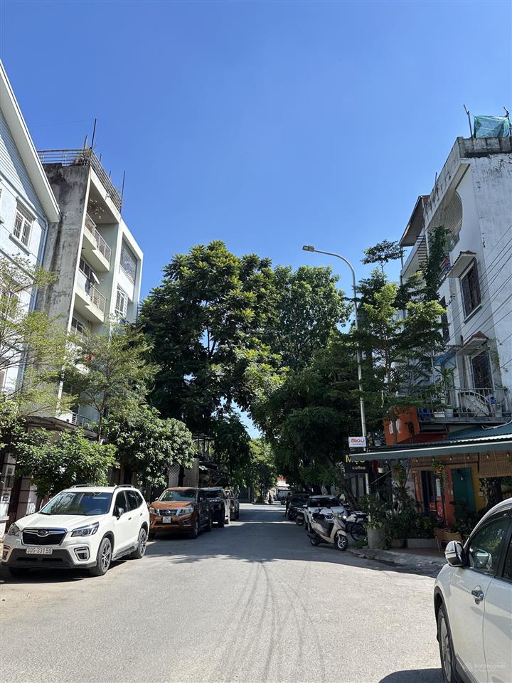 Nhà mặt phố văn quán ô tô đỗ vỉa hè vừa ở vừa kinh doanh nhỉnh 20 tỷ