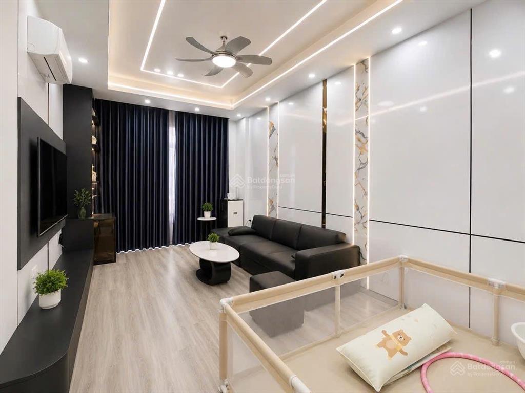 Chủ cần tiền bán gấp nhà 5 tầng ngọc trục 38m chỉ 4,95 tỷ