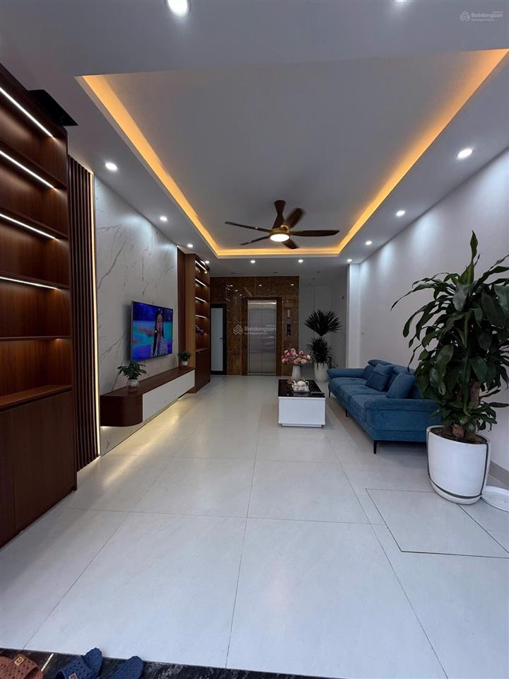 6,5 tỷ có ngay nhà 5 tầng thang máy tại tây mỗ 40m nhà mới kính coong, 3 ngủ đủ công năng!