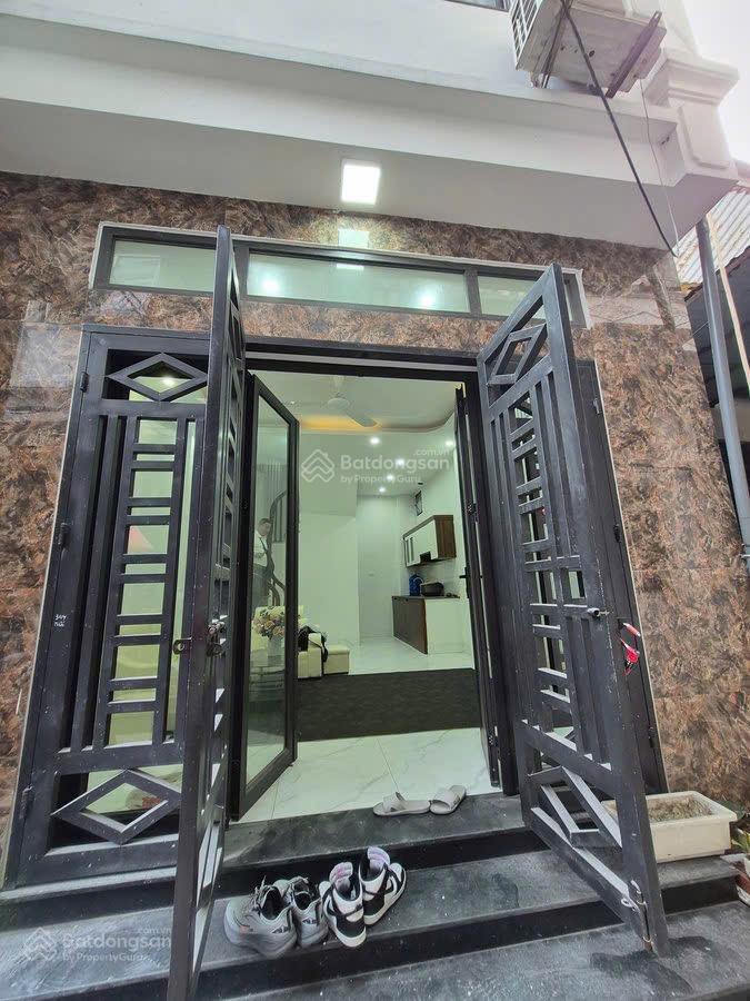 Bán nhà ngọc trục 35m, 5 tầng nhà mới kính coong giá chỉ 5,4 tỷ