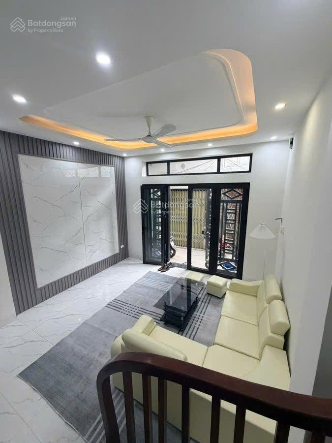 Bán nhà ngọc trục 35m, 5 tầng nhà mới kính coong giá chỉ 5,4 tỷ