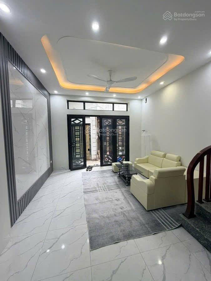 Bán nhà ngọc trục 35m, 5 tầng nhà mới kính coong giá chỉ 5,4 tỷ