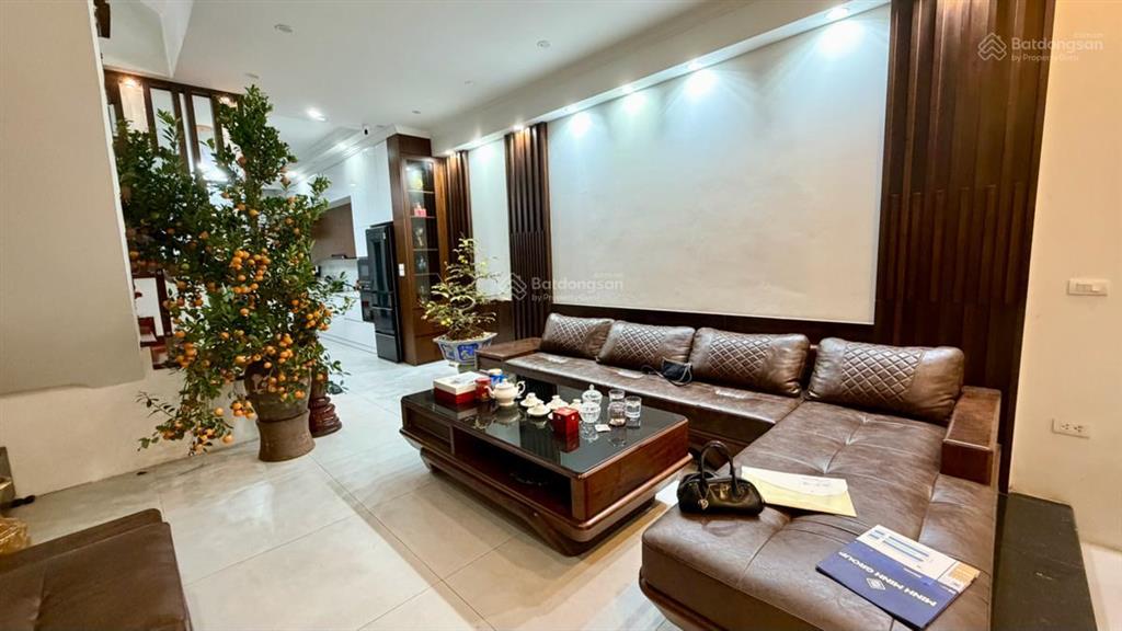 Bán nhà phân lô trung kính 78m2  5 tầng  mặt tiền 4.8m  vỉa hè  ô tô tránh  kd  giá bán 35 tỷ