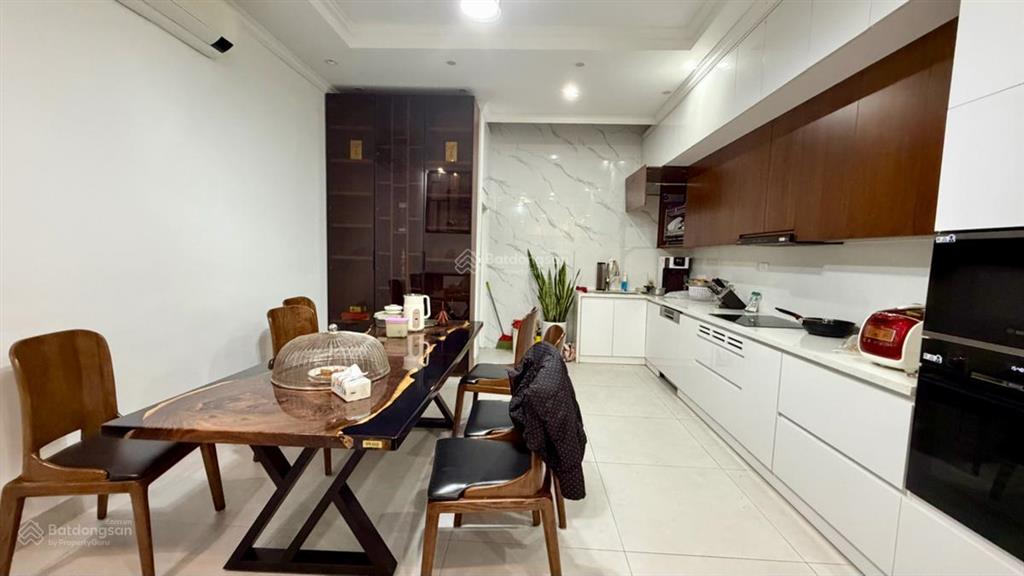 Bán nhà phân lô trung kính 78m2  5 tầng  mặt tiền 4.8m  vỉa hè  ô tô tránh  kd  giá bán 35 tỷ