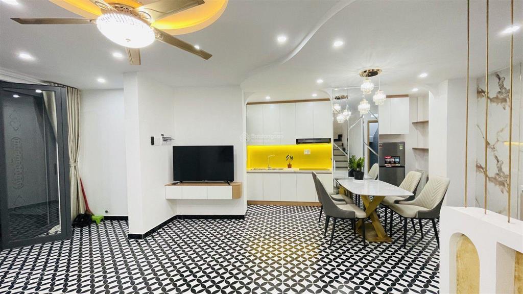 Bạn nhà riêng tại nguyễn kiệm, gò vấp. nhà vừa làm lại mới, sang trọng, hiện đại,