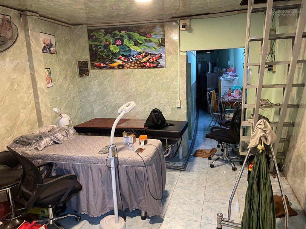 Chủ gấp bán. hạ chào mạnh lần 2 500 triệu. giá chào mới là 5.5 tỷ.