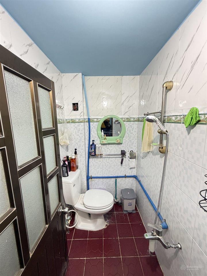 Nhà trường chinh, trung tâm tân bình, gần ngã tư bảy hiền, bệnh việnthông nhất, sân bay tsn.