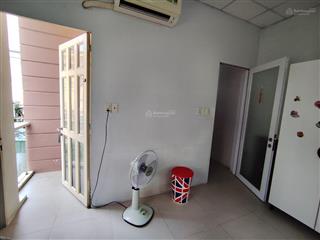 Bán nhà phố, 1 trệt, 1 lầu, 3 phòng ngủ,2 toilett, full nội thất hẻm 6,6m quang trung