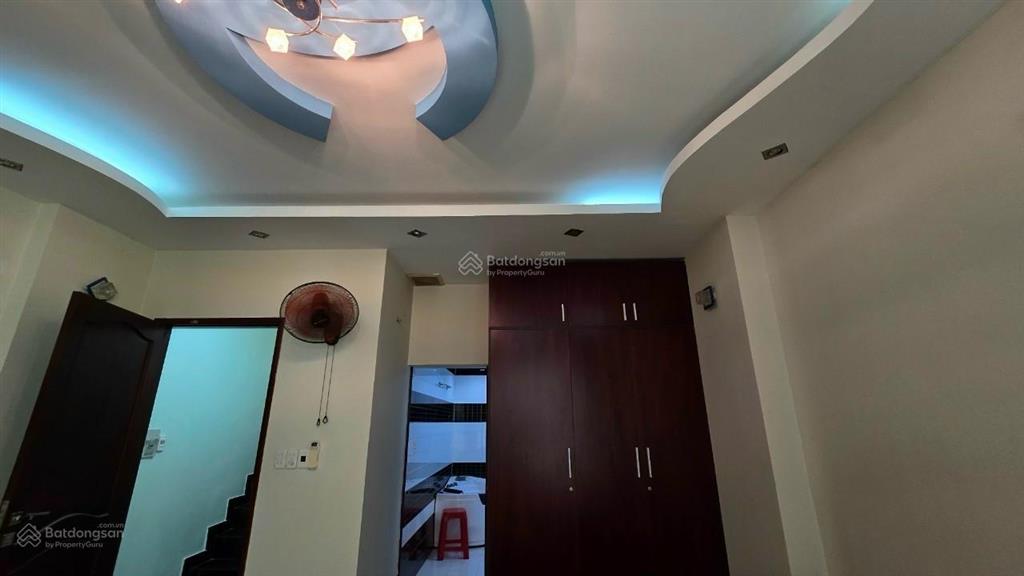 Bán nhà trung tâm điện biên phủ quận 3, 3 tầng sân thượng, 3pn, 8.5 tỷ tl tốt