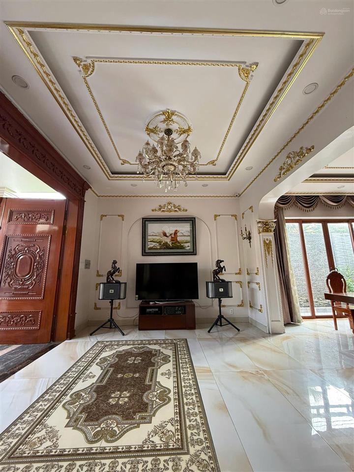 Biệt thự 210m2  3 tầng  22.5 tỷ  giữ tiền an toàn  nâng tầm cuộc sống