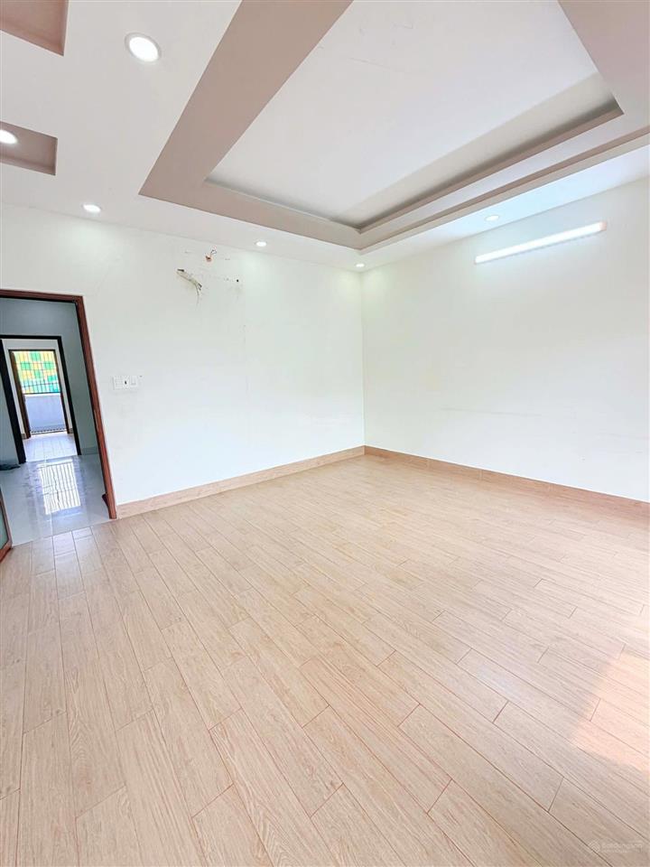 Bán nhà mặt tiền kdc tên lửa, đường 40a, 80m2, 3 tầng, vừa ở vừa làm công ty, 10.6 tỷ thương lượng