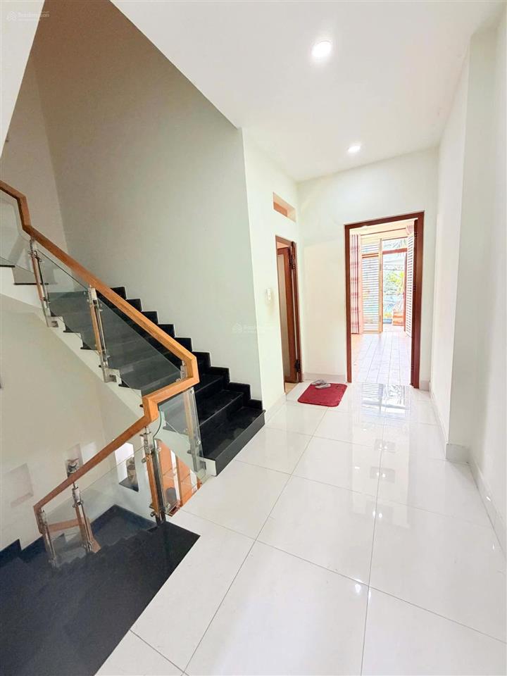 Bán nhà mặt tiền kdc tên lửa, đường 40a, 80m2, 3 tầng, vừa ở vừa làm công ty, 10.6 tỷ thương lượng
