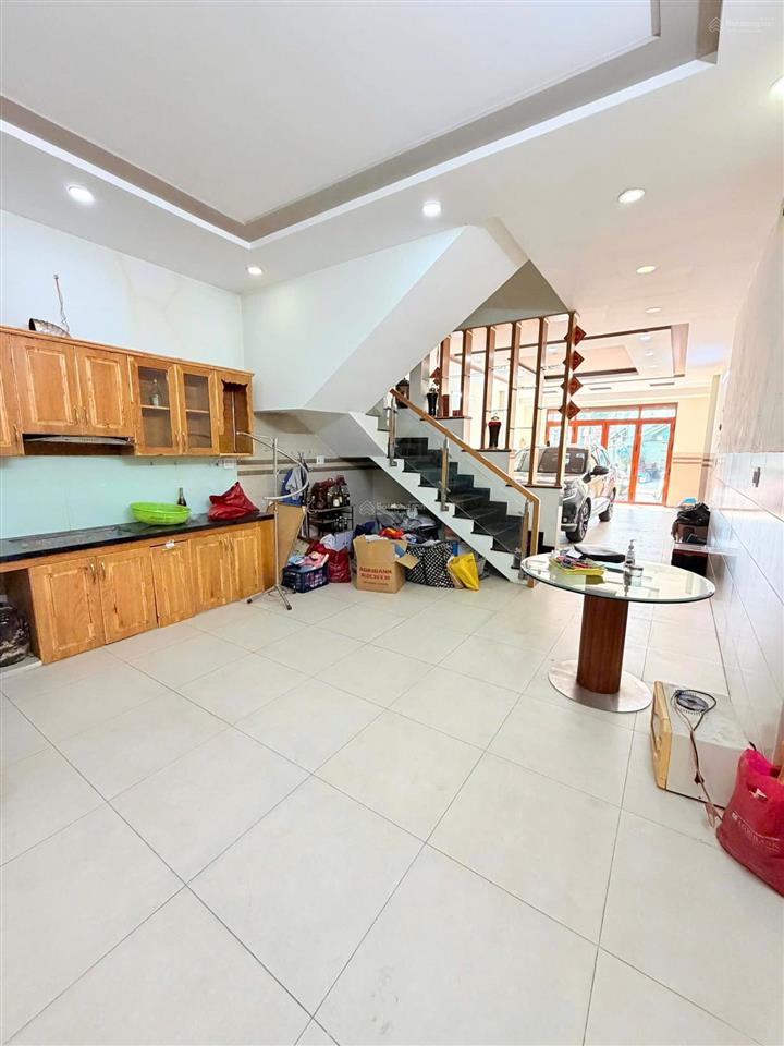 Bán nhà mặt tiền kdc tên lửa, đường 40a, 80m2, 3 tầng, vừa ở vừa làm công ty, 10.6 tỷ thương lượng