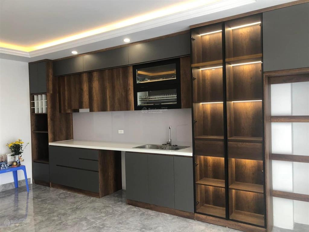 Bán nhà 6 tầng thang máy phố đội cấn, ngõ thông ít ngoặt, sổ vuông, full nội thất ở ngay