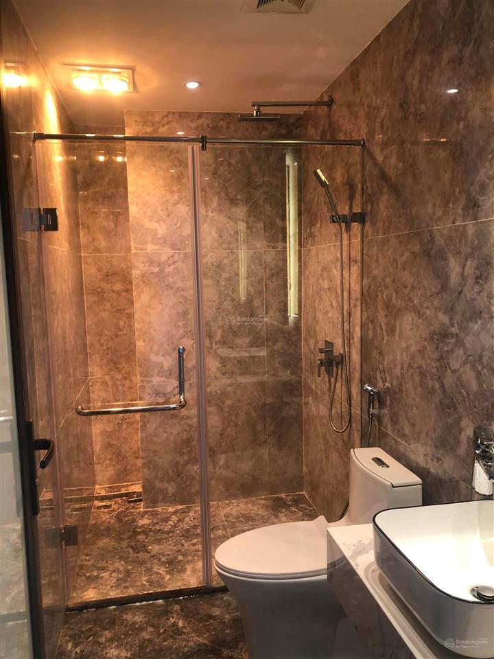 Bán nhà 6 tầng thang máy phố đội cấn, ngõ thông ít ngoặt, sổ vuông, full nội thất ở ngay