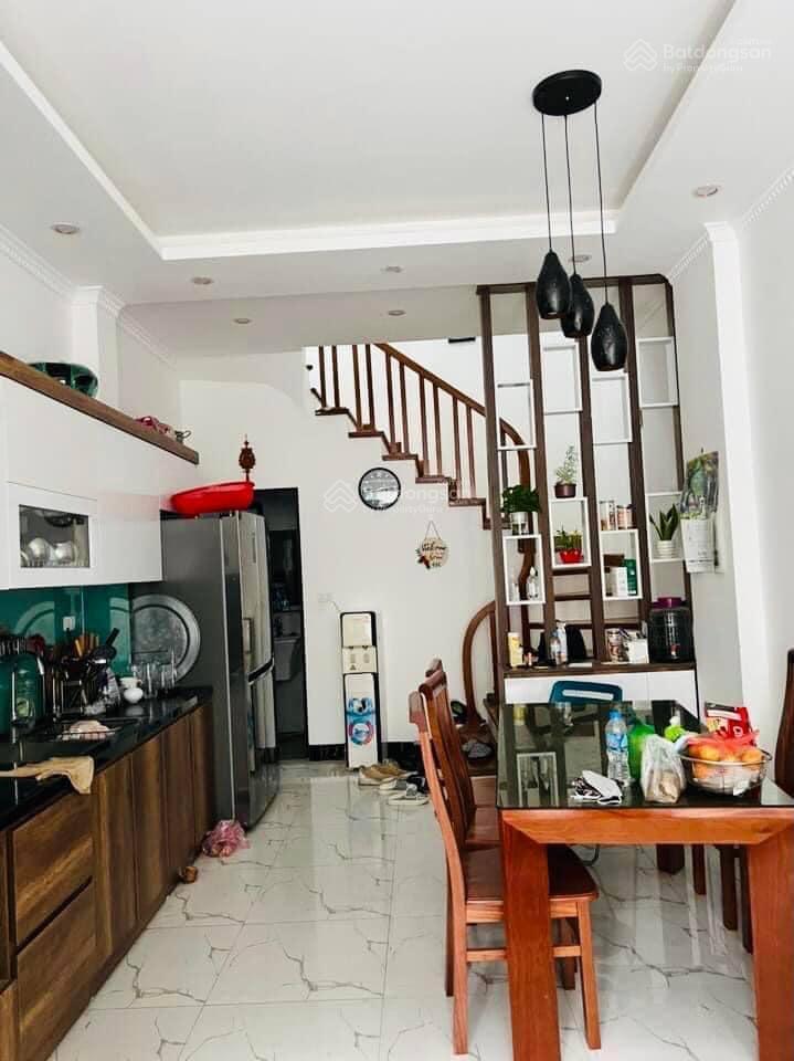 Bán nhà thụy khuê, ngõ thông cách phố 3 bước chân, bãi gửi xe ngay cửa, chỉ 7.x tỷ