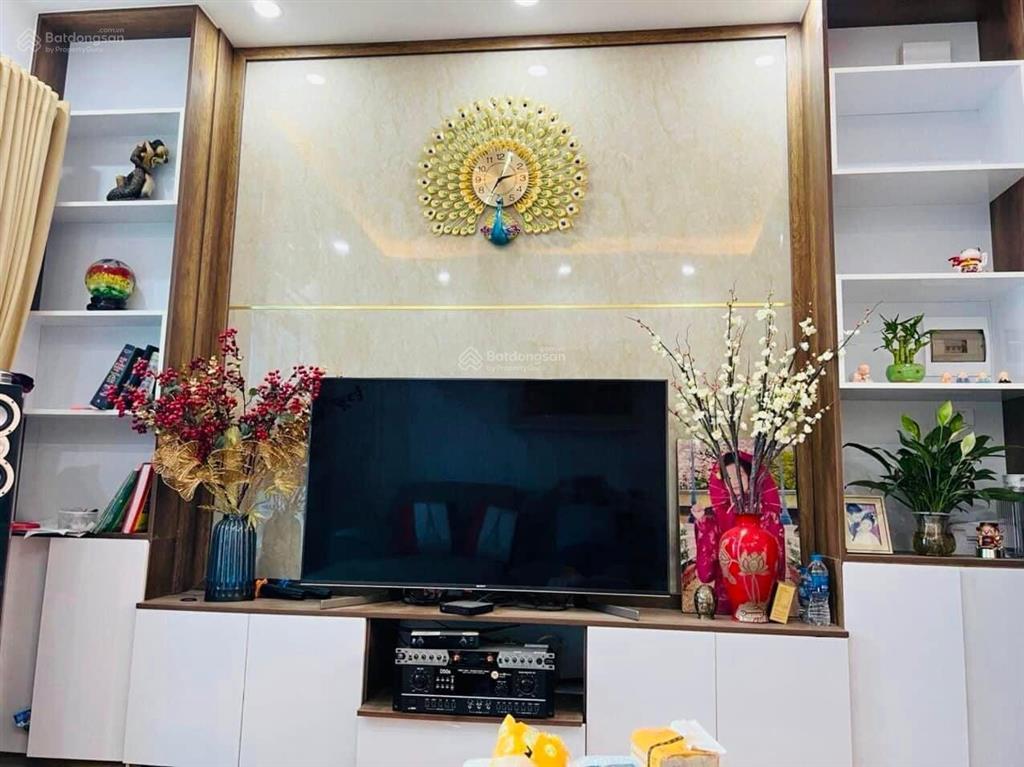 Bán nhà thụy khuê, ngõ thông cách phố 3 bước chân, bãi gửi xe ngay cửa, chỉ 7.x tỷ