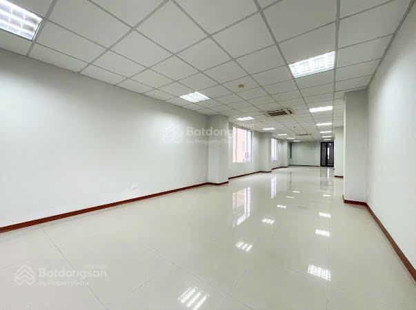 Cho thuê sàn chân đế tttm, tổ hợp chung cư cao cấp nguyễn trãi, thanh xuân, hà nội, 400m2, lô góc