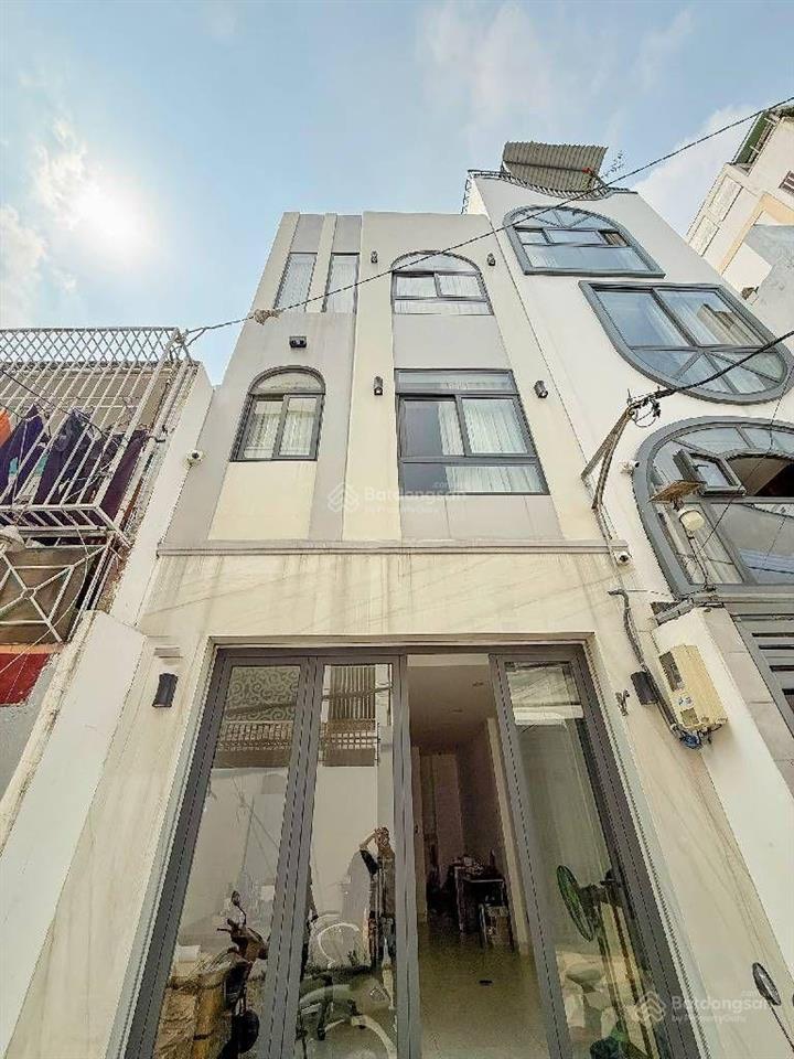 Bán nhà bán nhà nguyễn xí hẻm oto tránh nhau chốt 8tỷ 4x10,3tầng btct còn mới tinh