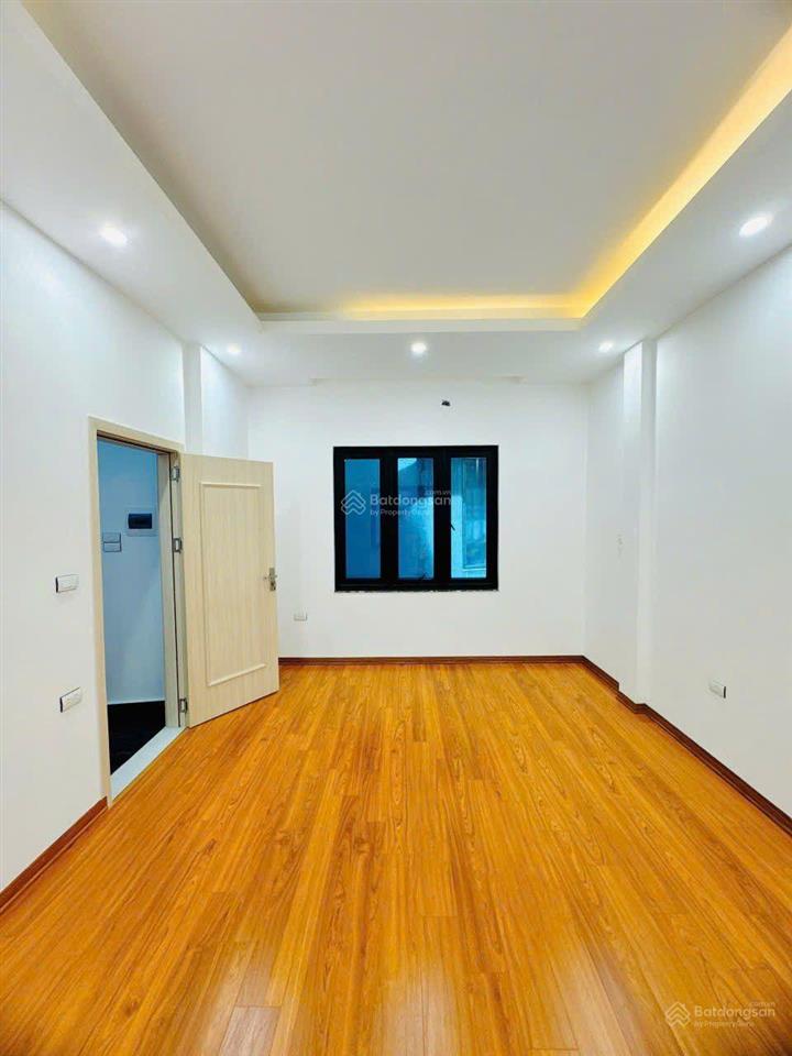 Cần bán gấp, mặt ngõ thông ô tô  kinh doanh  nhà 2 mặt ngõ  tôn đức thắng  35m2 x 4t. 6.98 tỷ