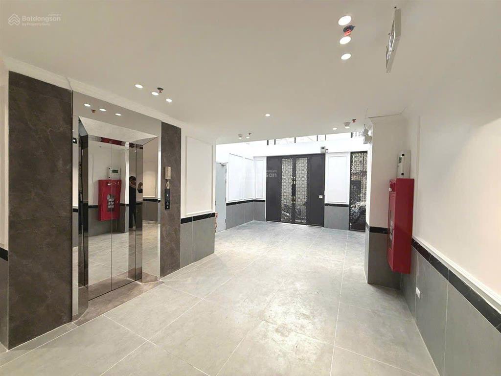Cực sốc rẻ! 40m2 10 tầng thang máy, full nội thất. dòng tiền 30tr/tháng. cạnh bách khoa, xây dựng