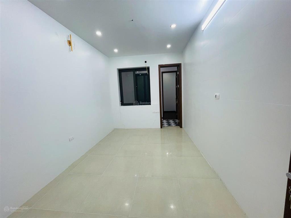 Cần bán nhà 40m. 153 ngõ chợ khâm thiên.nha 4 tầng.
