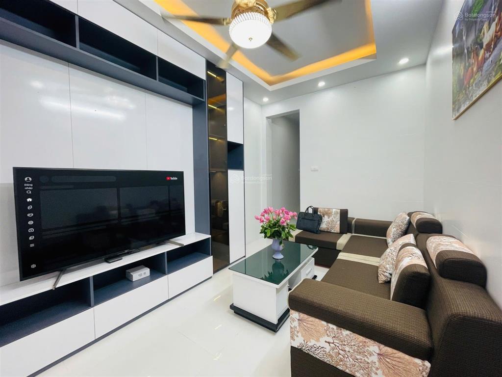 Cần bán nhà 40m. 153 ngõ chợ khâm thiên.nha 4 tầng.