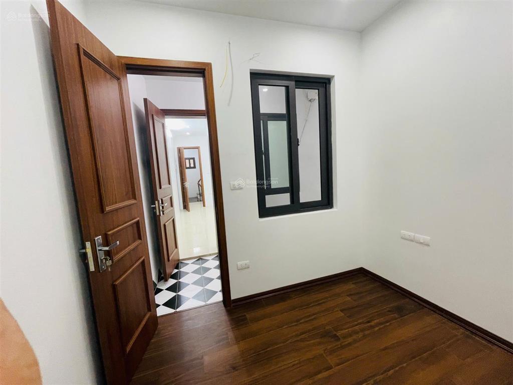 Cần bán nhà 40m. 153 ngõ chợ khâm thiên.nha 4 tầng.