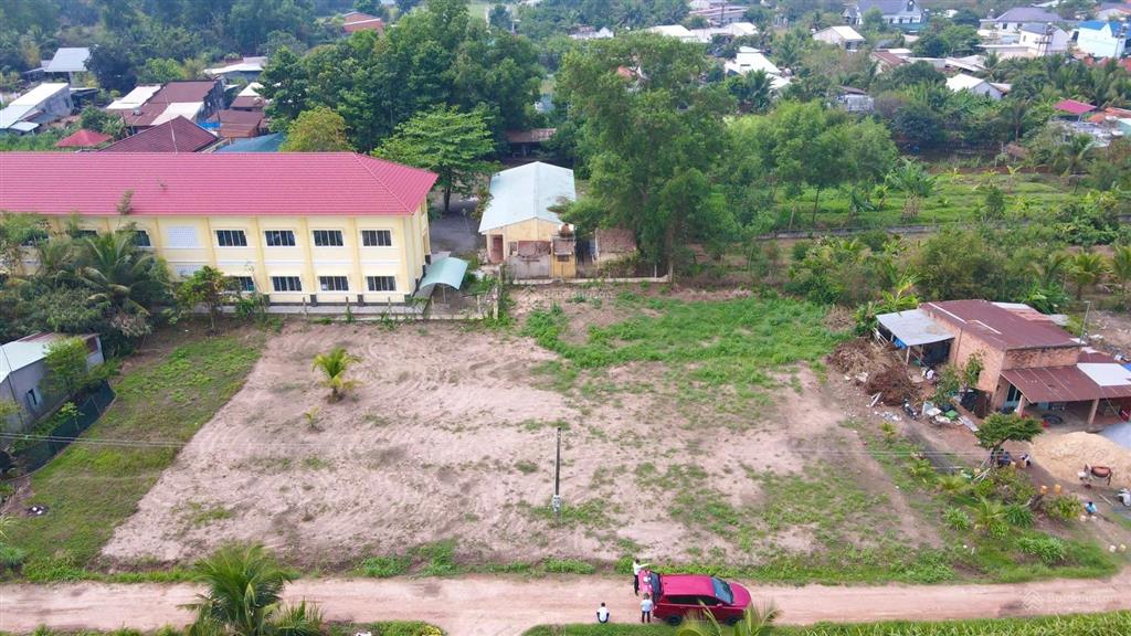 Đất đẹp ngay sau trường tiểu học giá đầu tư cực tốt