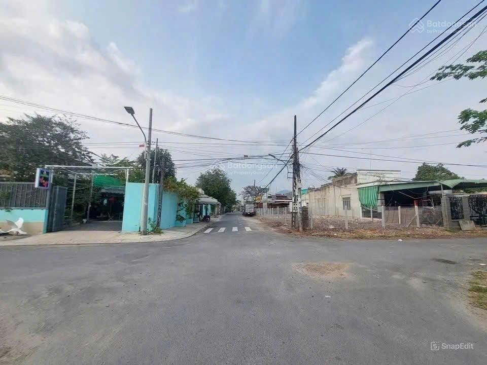 Chính chủ gửi ! bán gấp lô đất 240m2 giảm nhanh chỉ chỉ còn 720tr ngay trung tâm tx trảng bàng