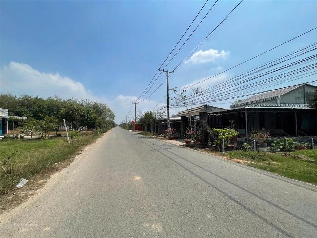 Lô mặt tiền đường nhựa lộc hưng hơn 270m2 chỉ 1tỷ250