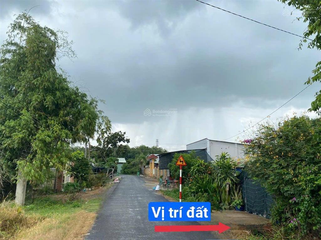 Bán lô đất mặt tiền kinh doanh ngay trường học trảng bàng 10 x 37 (370m2 có 200m2 thổ)