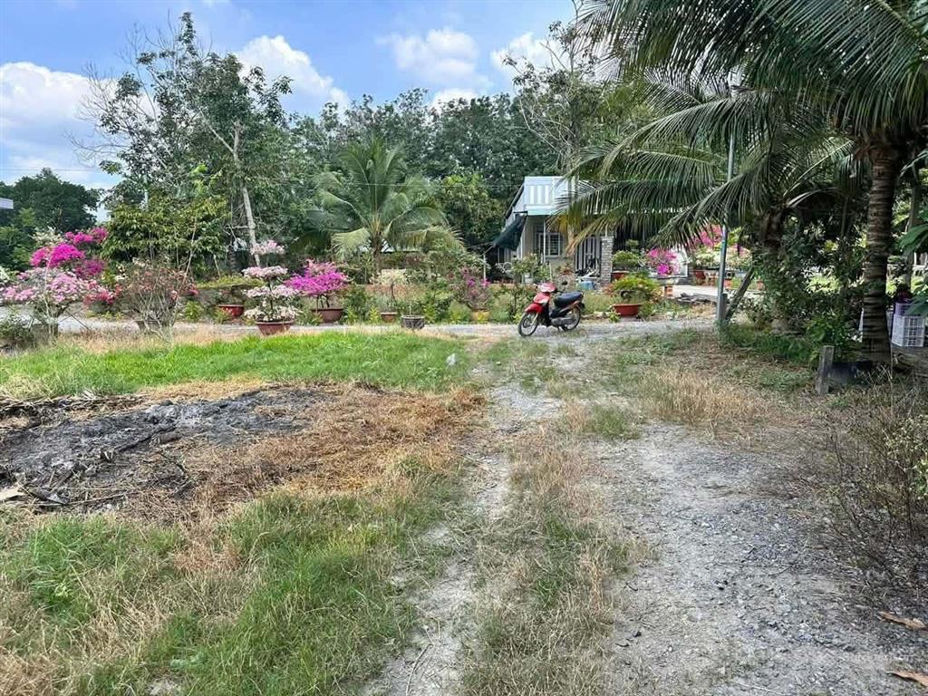 Bán nhanh lô đất 200m2 ngay kcn thành thành công chỉ 700tr