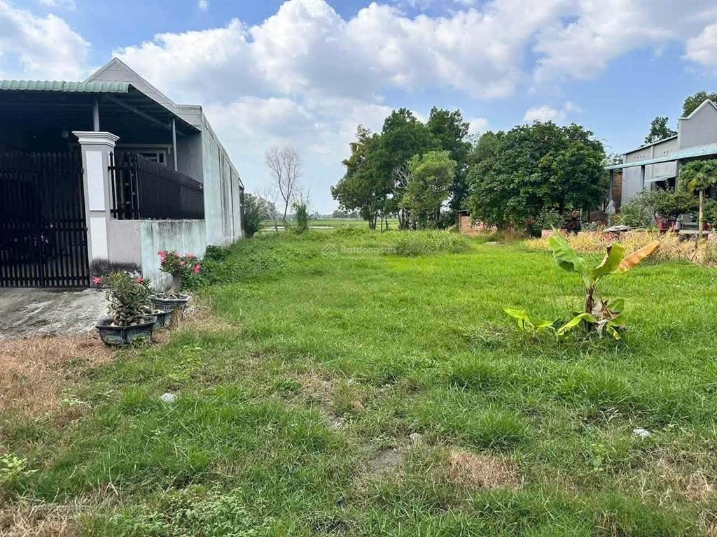 Bán nhanh lô đất 200m2 ngay kcn thành thành công chỉ 700tr