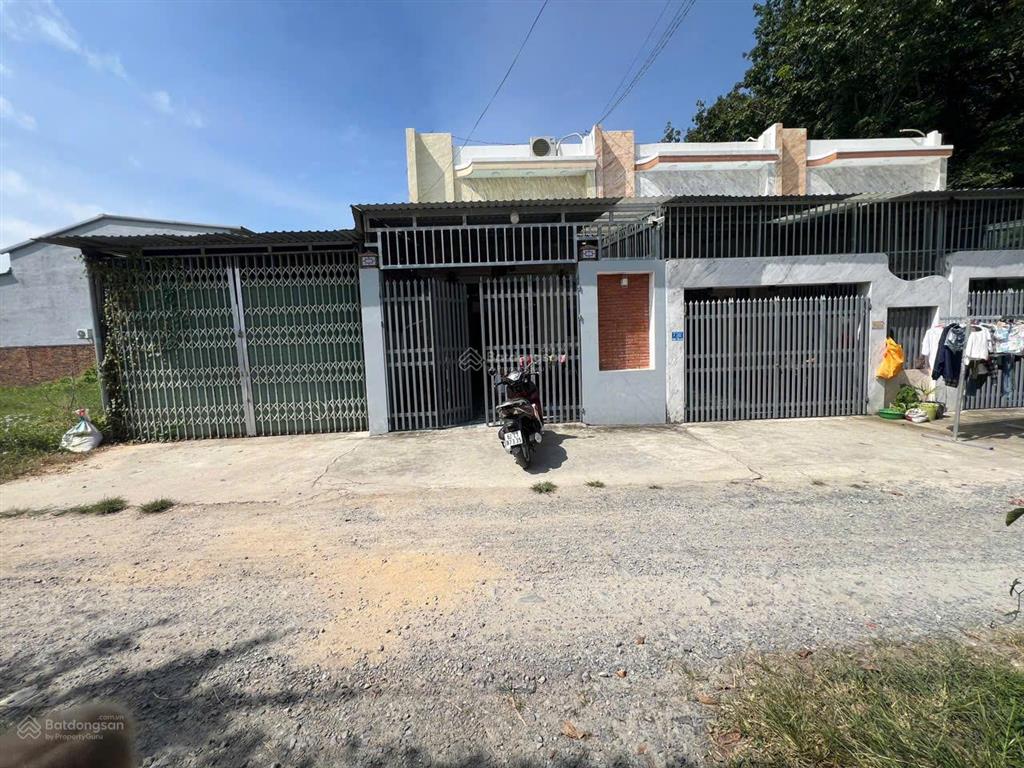 Bán căn nhà 1 trệt 1 lầu ngay kcn trảng bàng chỉ 1tỷ150